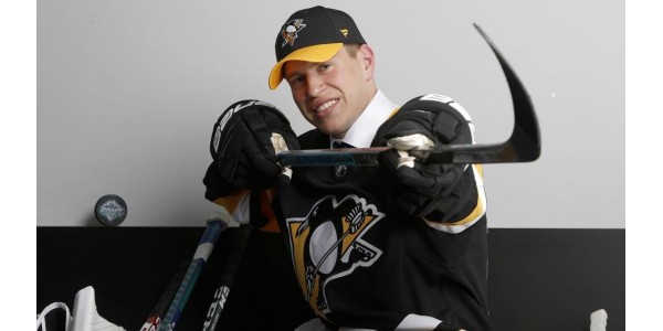 Poulin tecknade ett treårigt kontrakt med Pittsburgh Penguins